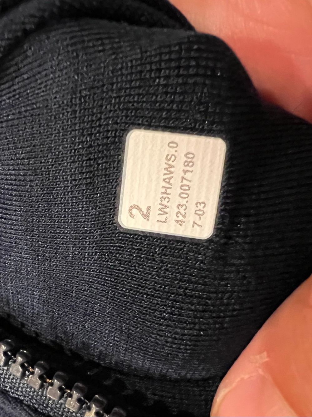 Lululemon Nulu Hooded Define Jacket in navy— size 2 - Picture 11 of 11